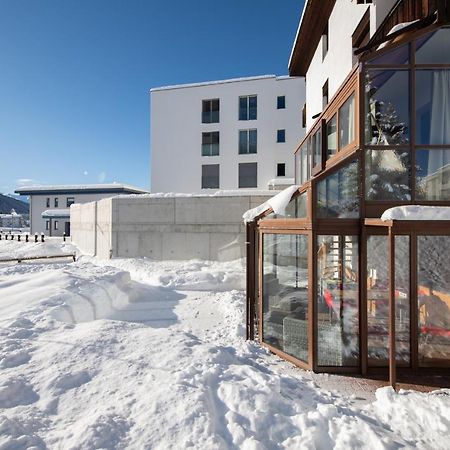 Agrimonia - 5,5-Zi Duplex Wohnung Bis 9 Personen Mit Eigenem Garten Davos Exterior photo