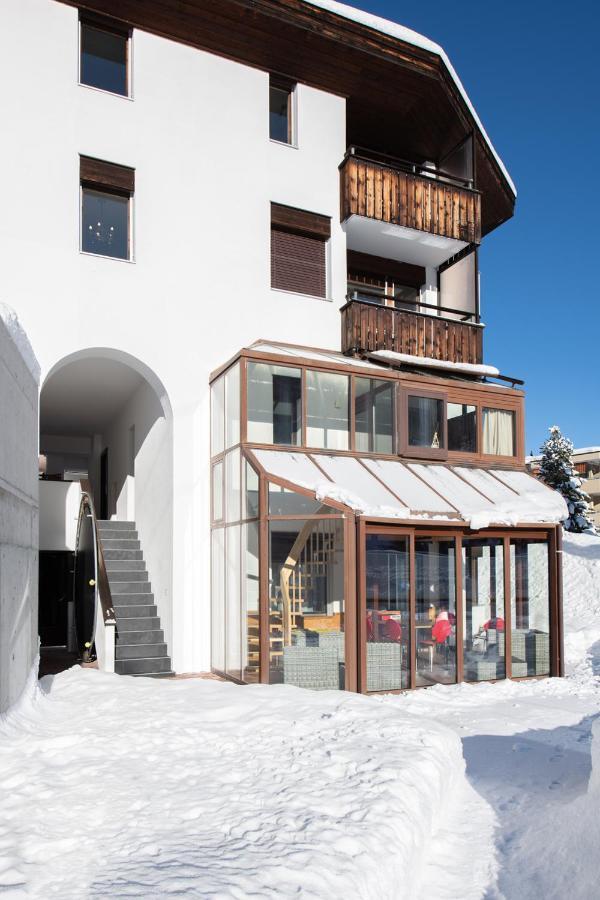 Agrimonia - 5,5-Zi Duplex Wohnung Bis 9 Personen Mit Eigenem Garten Davos Exterior photo