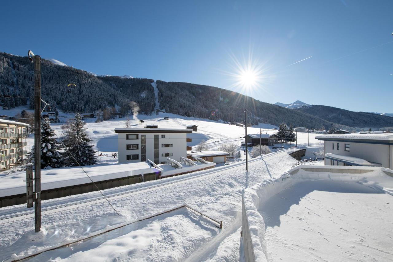 Agrimonia - 5,5-Zi Duplex Wohnung Bis 9 Personen Mit Eigenem Garten Davos Exterior photo