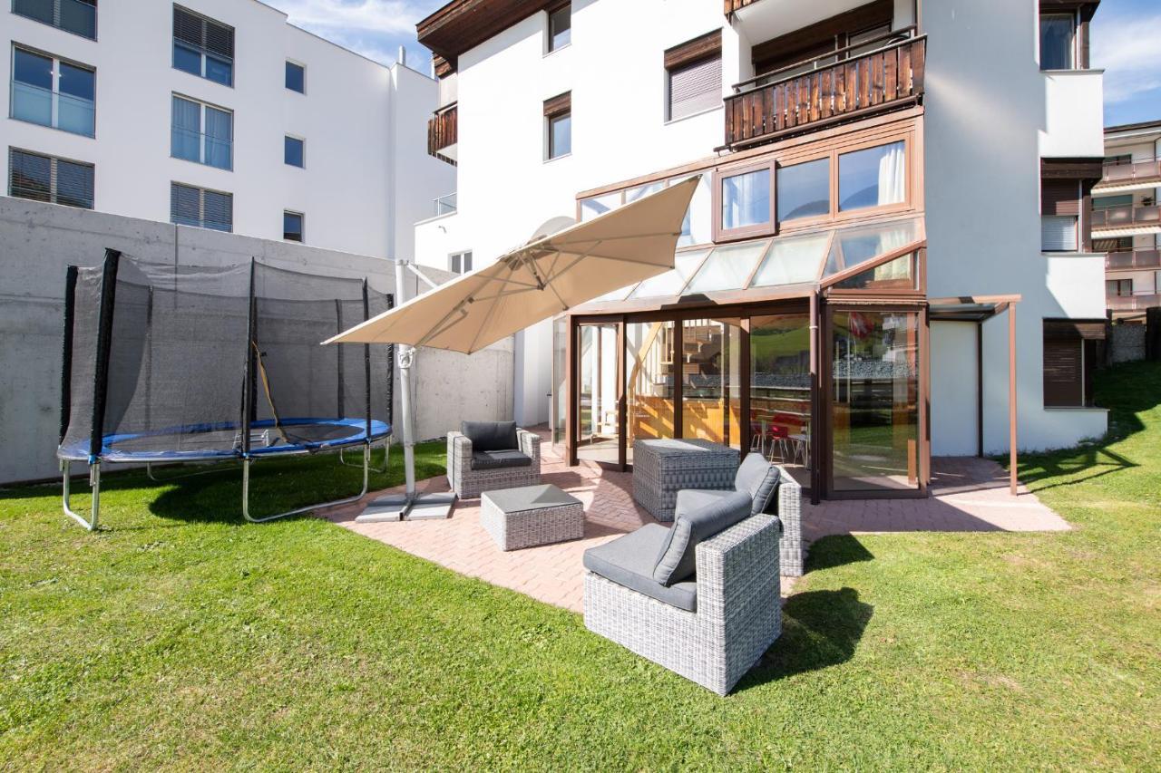 Agrimonia - 5,5-Zi Duplex Wohnung Bis 9 Personen Mit Eigenem Garten Davos Exterior photo