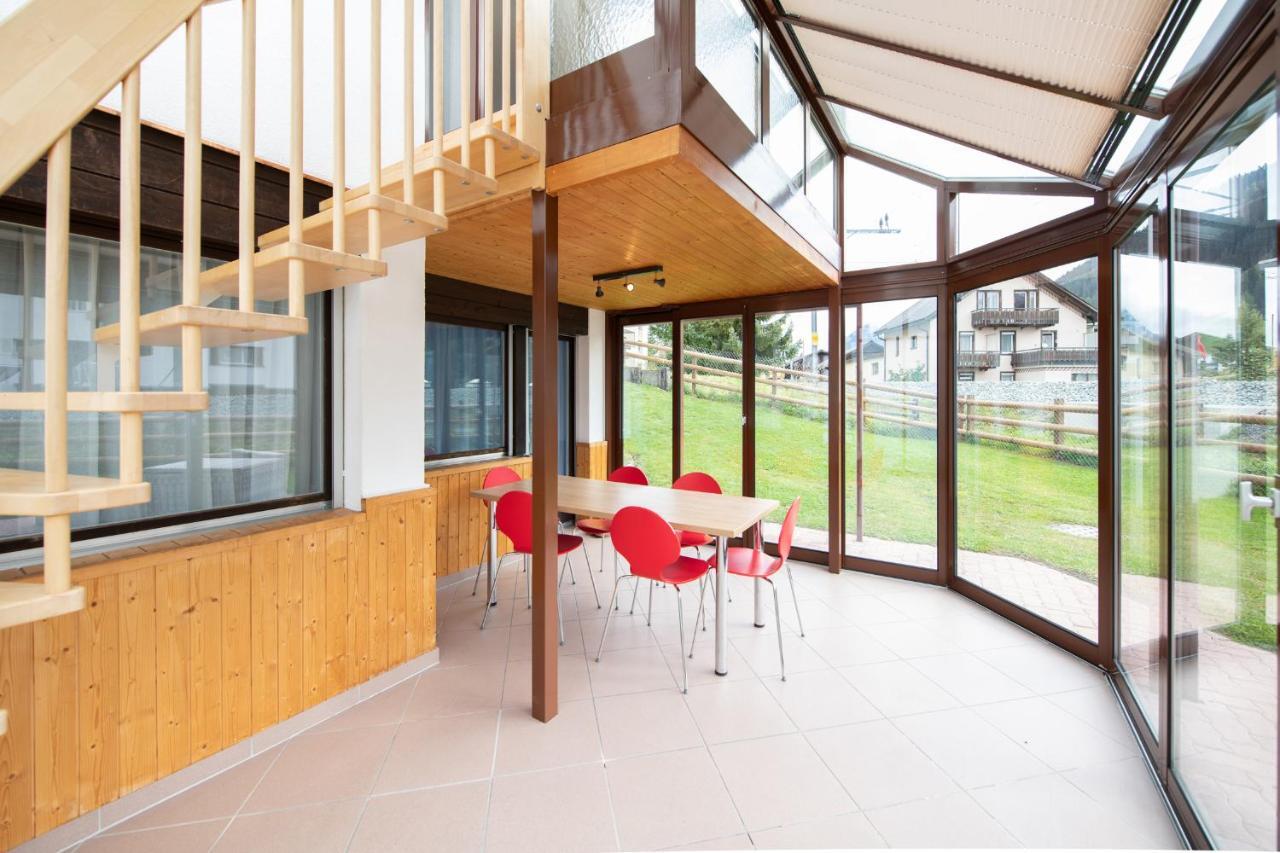 Agrimonia - 5,5-Zi Duplex Wohnung Bis 9 Personen Mit Eigenem Garten Davos Exterior photo